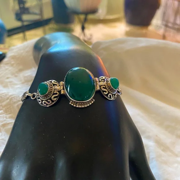 GREEN GEM SS TOGGLE BRACELET - Picture 3 of 7